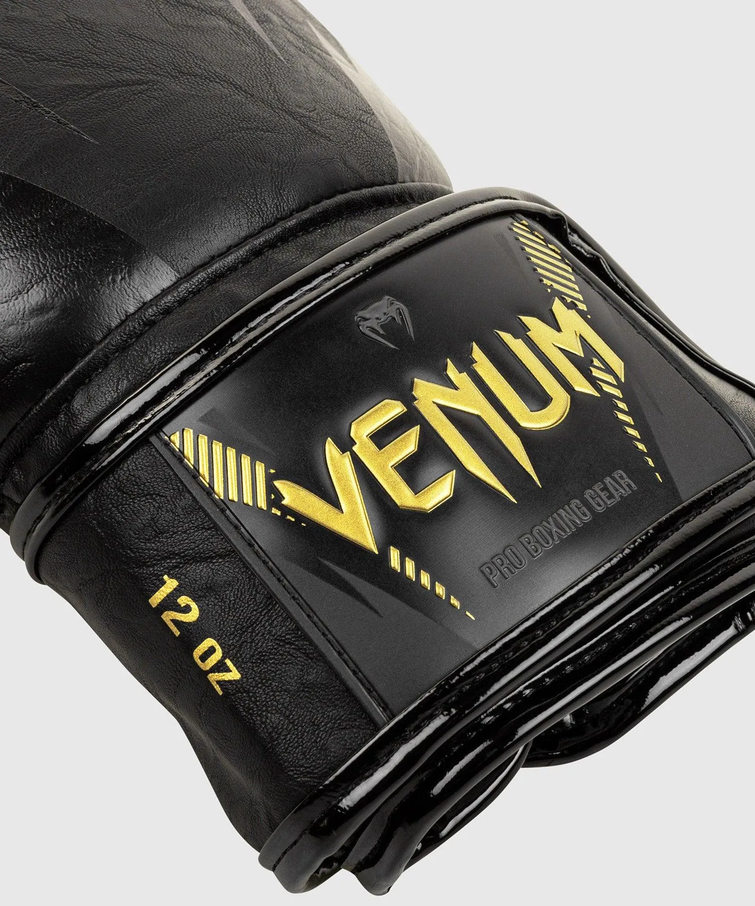 Guantes de Boxeo Venum Impact - Oro/Negro